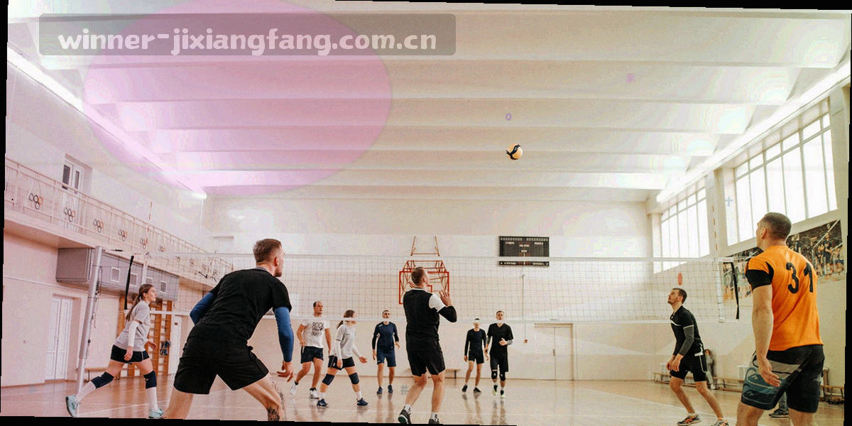 横向时间刻度与渐变光影，从暗到亮暗示多年积累